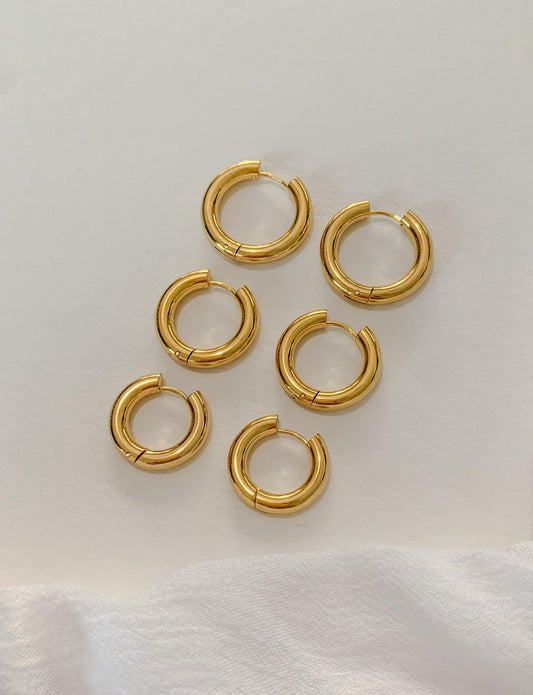 Mira Huggies Earring