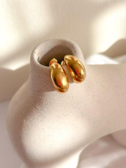 Mira Hollow Stud Earring